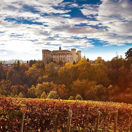 La Rocca Di Efisio Aparthotel Costigliole d'Asti Exteriör bild