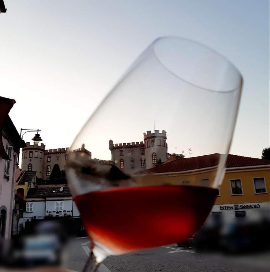 La Rocca Di Efisio Aparthotel Costigliole d'Asti Exteriör bild