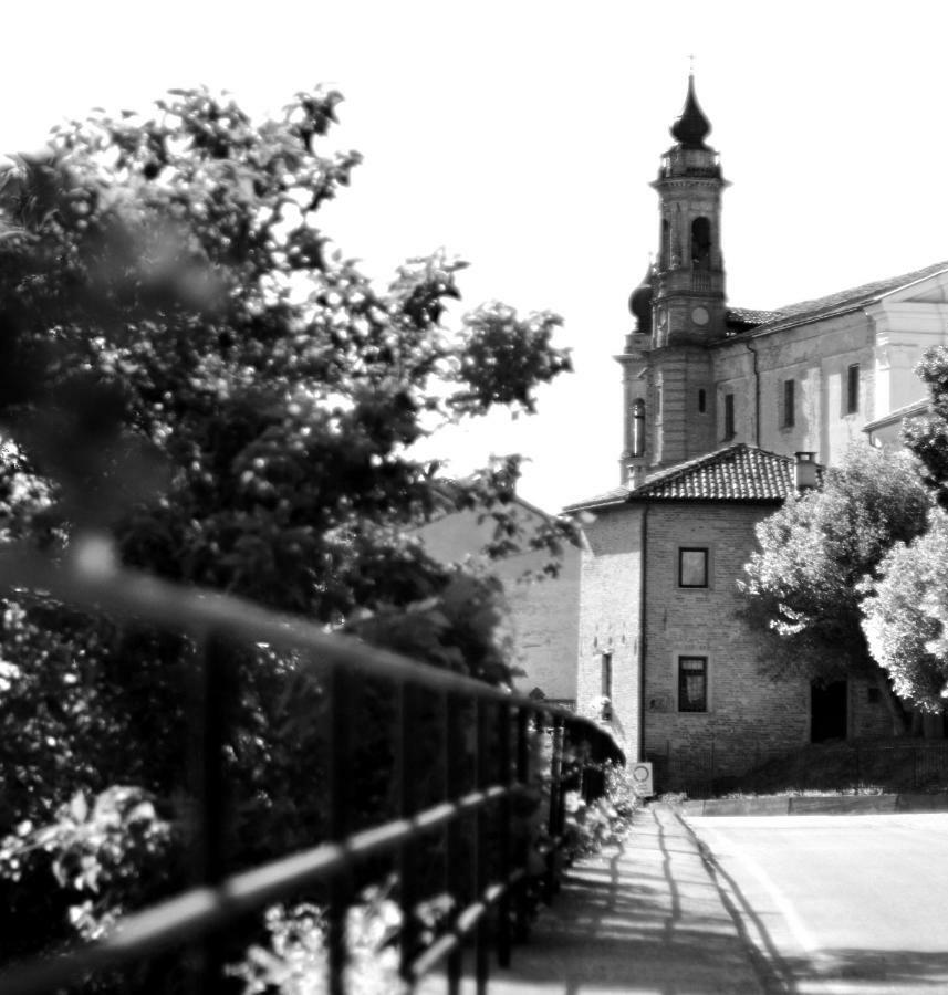 La Rocca Di Efisio Aparthotel Costigliole d'Asti Exteriör bild