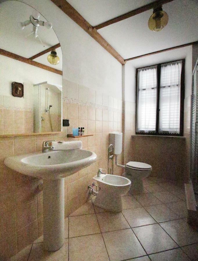 La Rocca Di Efisio Aparthotel Costigliole d'Asti Exteriör bild