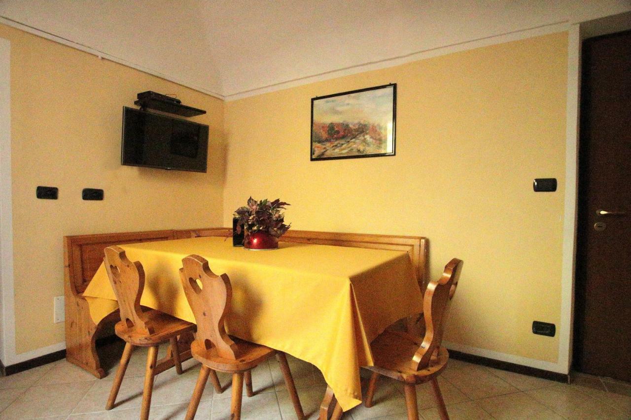 La Rocca Di Efisio Aparthotel Costigliole d'Asti Exteriör bild