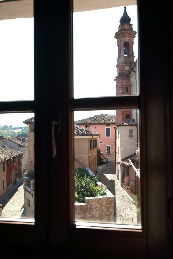La Rocca Di Efisio Aparthotel Costigliole d'Asti Exteriör bild