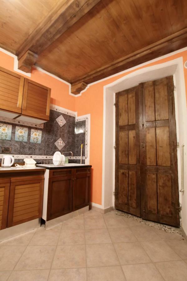 La Rocca Di Efisio Aparthotel Costigliole d'Asti Exteriör bild