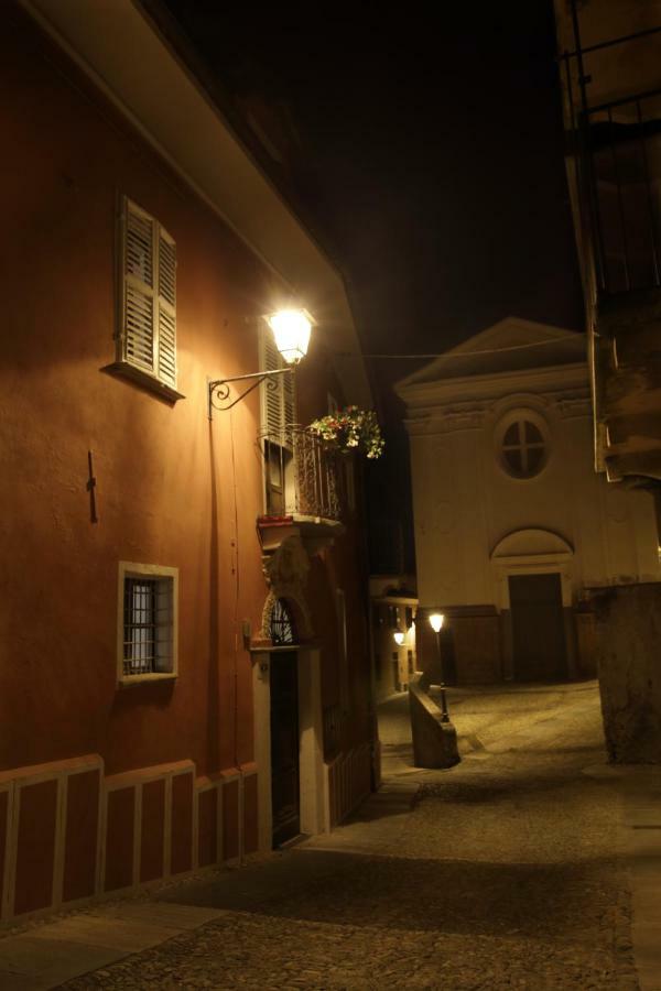 La Rocca Di Efisio Aparthotel Costigliole d'Asti Exteriör bild