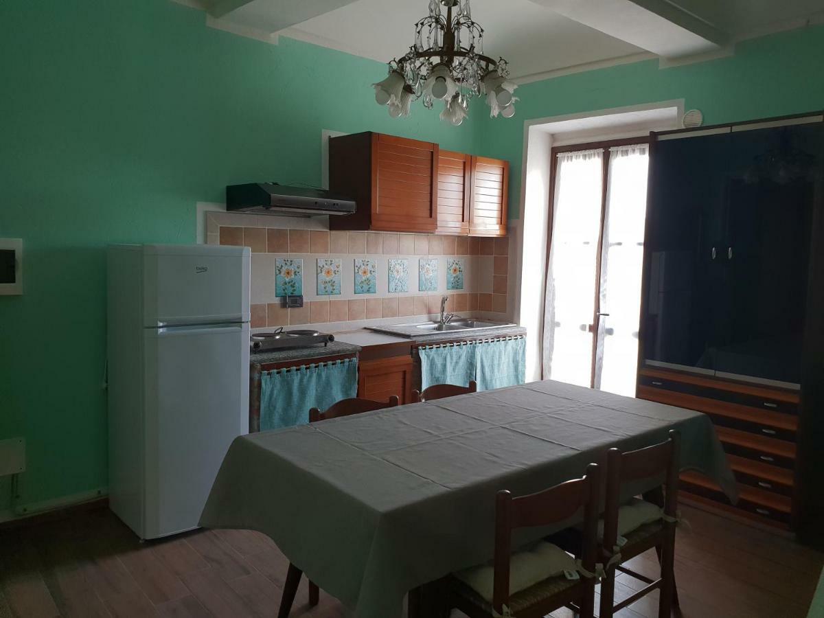 La Rocca Di Efisio Aparthotel Costigliole d'Asti Exteriör bild